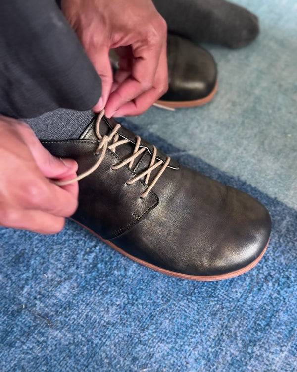 Juniper Cat Desert Boot, putting them on
